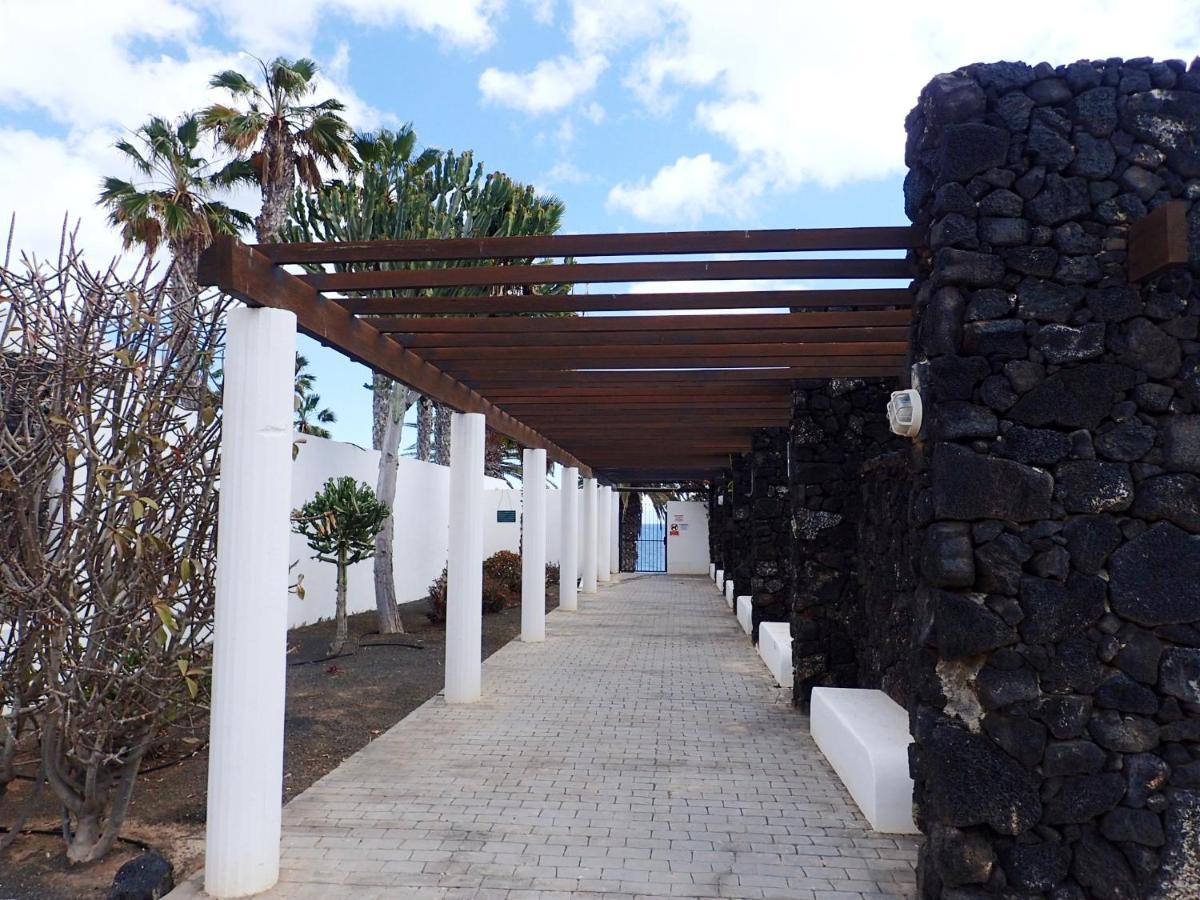 Apartamento En Playa Roca Primer Linea De Mar Коста Тегисе Екстериор снимка