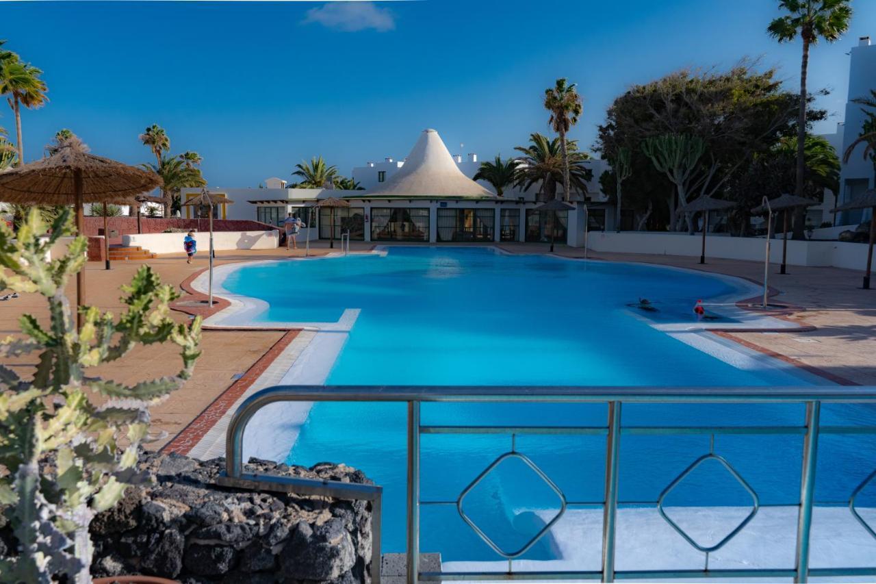 Apartamento En Playa Roca Primer Linea De Mar Коста Тегисе Екстериор снимка